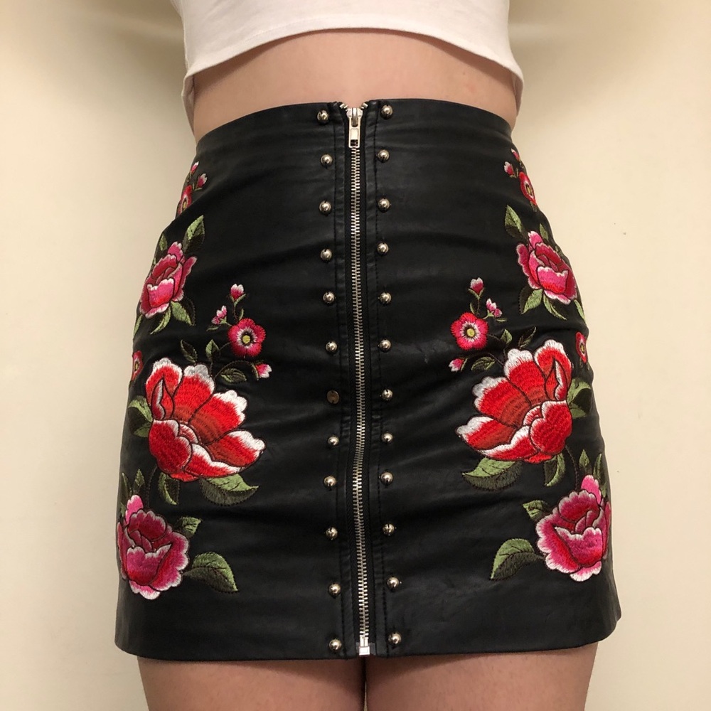 LEATHER SKIRT